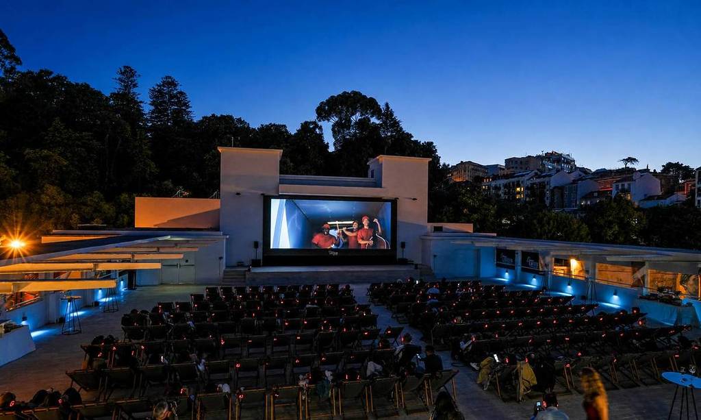 Cinecapitolio rooftop com cinema ao ar livre