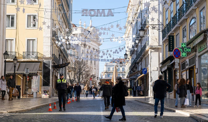 46 lugares a desaparecer e a Rua Anchieta totalmente livre de carros: sabe o que vai mudar no estacionamento da Baixa de Lisboa a partir de agosto