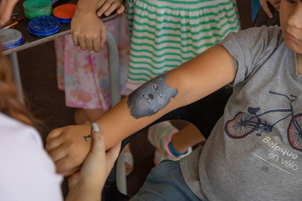 painting sessions at the small festival within the Arraial dos Navegantes