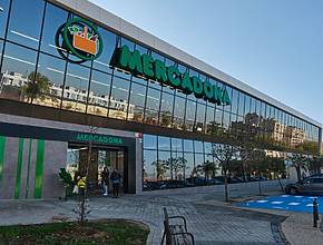 Horarios de los supermercados para el puente del 6 al 8 de diciembre: ¿cuándo abren Continente, Pingo Doce, Mercadona, Auchan, Lidl y Aldi?