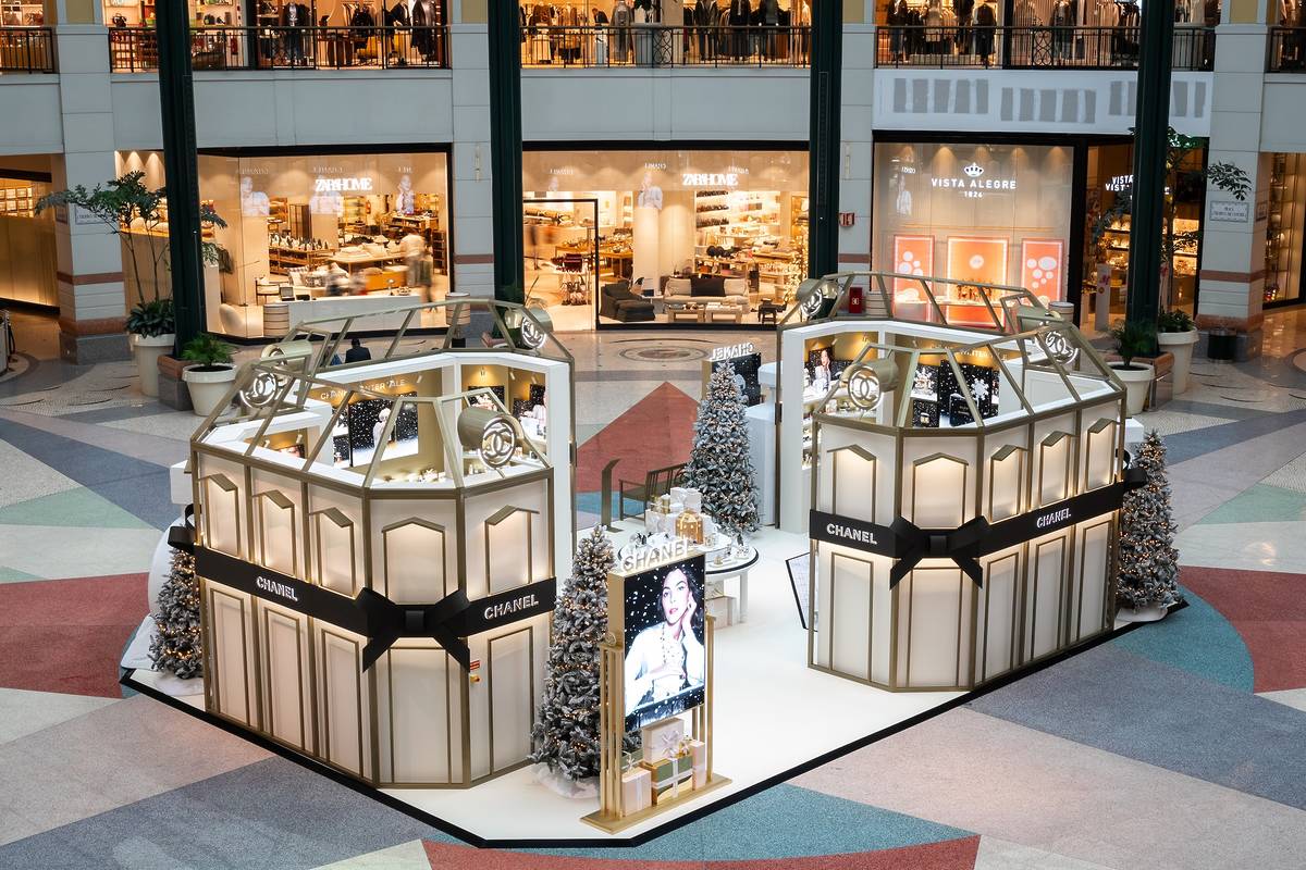 CHANEL with multi-sensory experience in shopping center