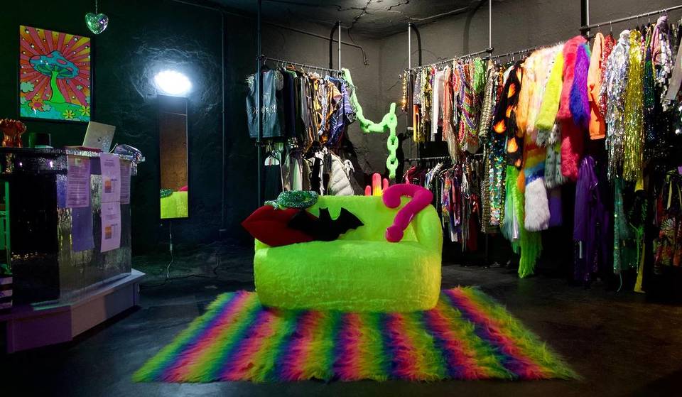 Dans cette boutique, vous pouvez louer votre prochaine tenue pour le réveillon du Nouvel An.