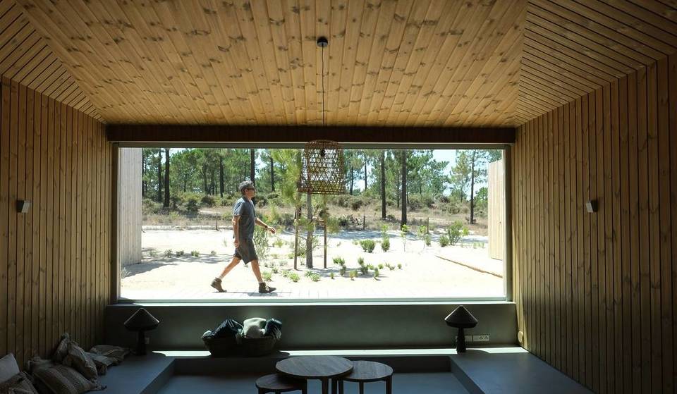 Cette maison se trouve au Portugal et est finaliste du prix « Bâtiment de l&rsquo;année 2025 ».
