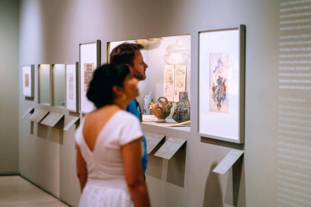people visiting the Bordalo Pinheiro Museum on International Museum Day