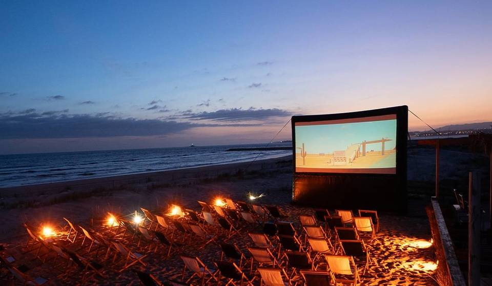 Vem aí o primeiro cinema na praia em Portugal… e é perto de Lisboa!