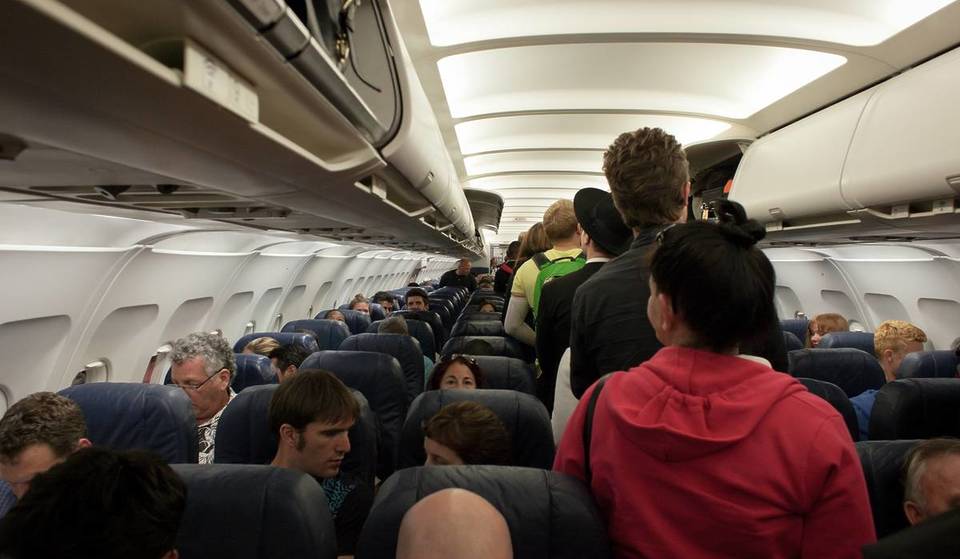Las compañías aéreas ya están pensando en introducir asientos de pie&#8230; ¡a muy bajo coste!