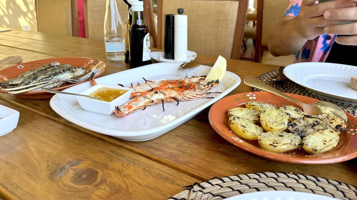 Camarão Tigre Gigante com Molho de Limão no Restaurante Horta do Páteo Alfacinha