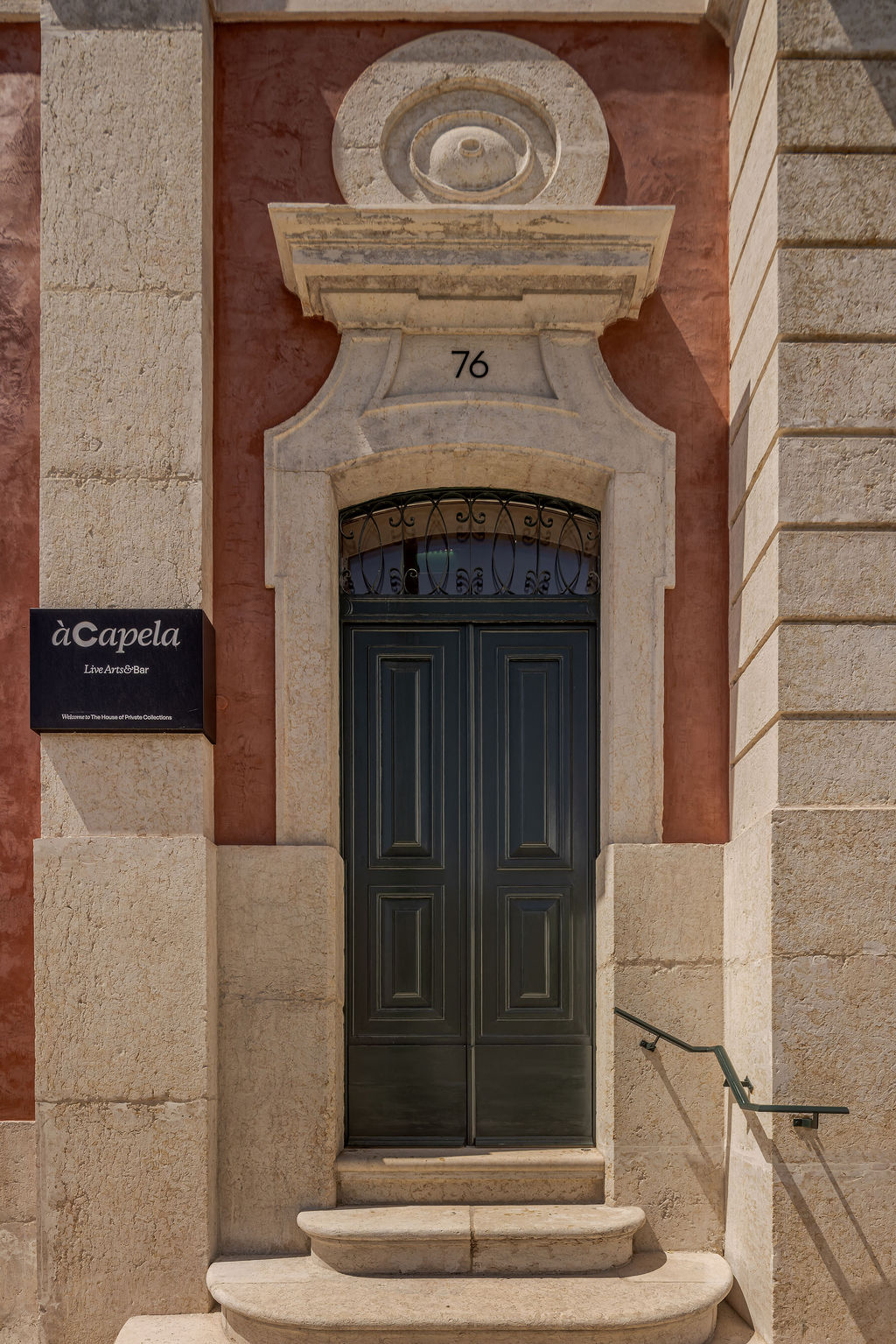 porta principal de entrada do àCapela no MACAM