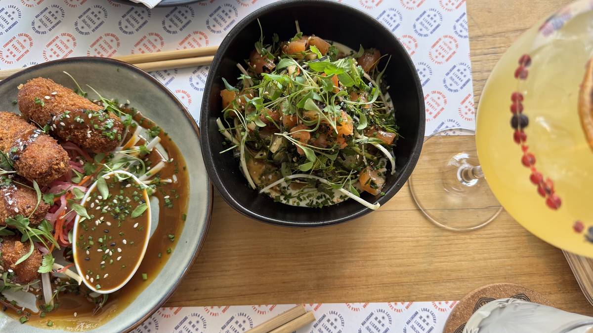Peking Duck Croquettas, Nuóc Châm Salmon Salad e Sabai Sabai