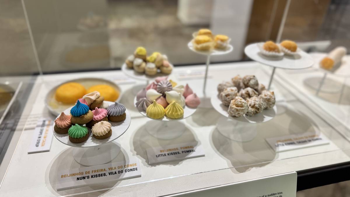 Beijinhos na exposição "Quando o corpo se faz doce".