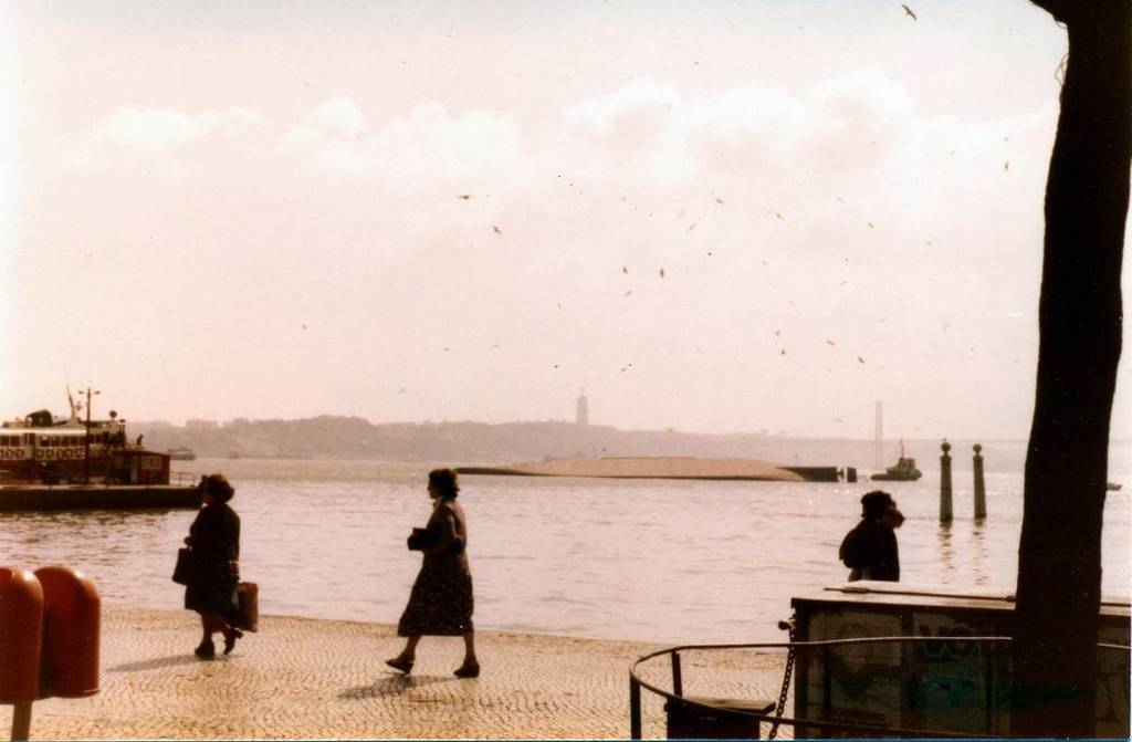 Tollan capsized in the Tagus River