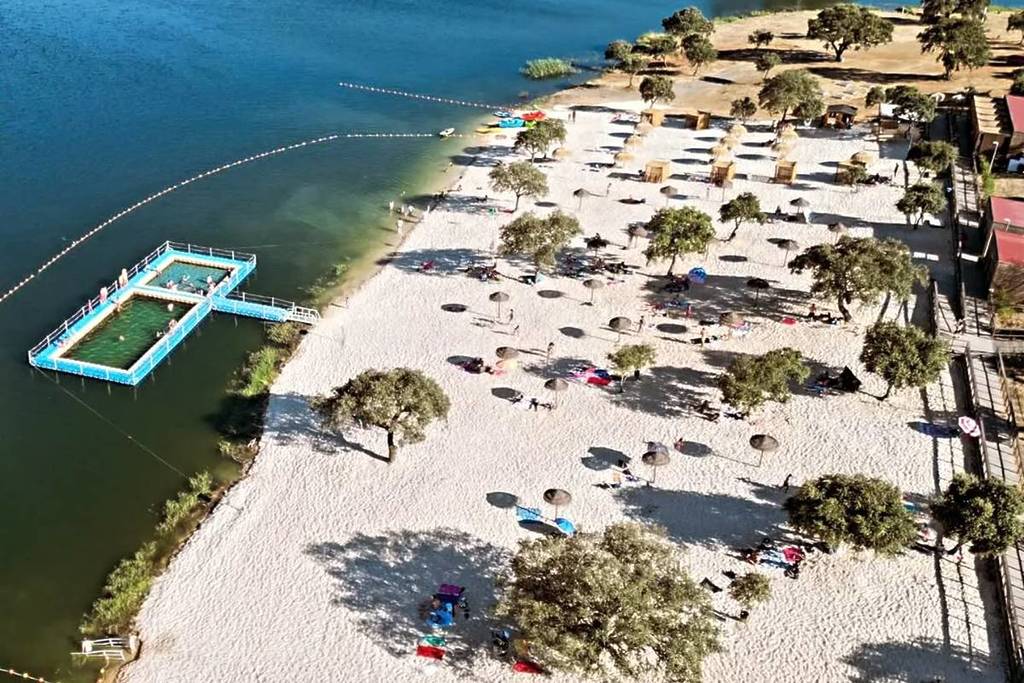 Albergaria dos Fusos River Beach