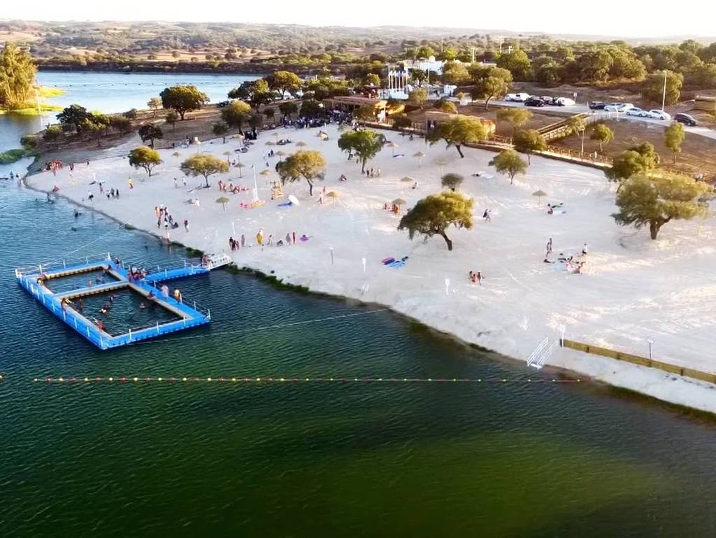 Explore the best river beaches within 2 hours of Lisbon and experience moments of relaxation in the midst of nature