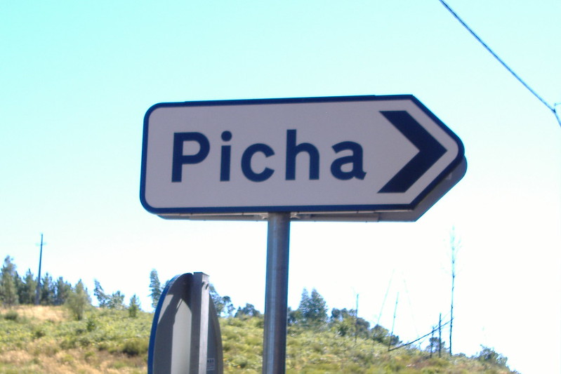 Picha é apenas um de muitos nomes de terras estranhos em Portugal