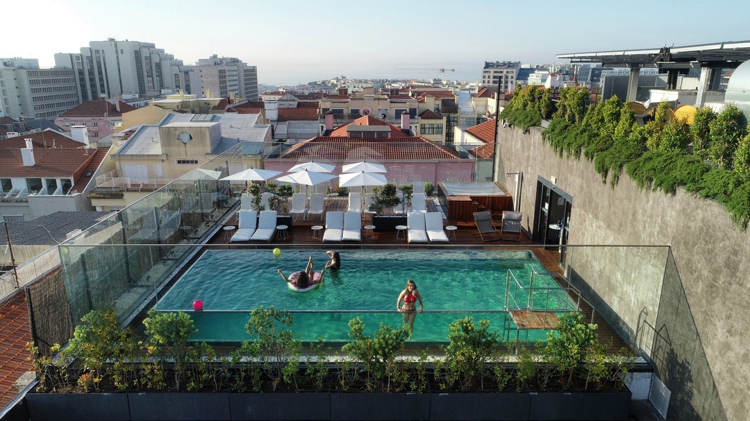 hotéis com piscinas abertas ao público em lisboa, piscina do lux lisboa park