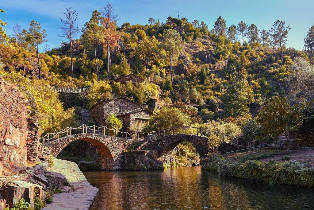 Foz d'Égua é uma aldeia que vale a pena visitar no verão perto do Piódão