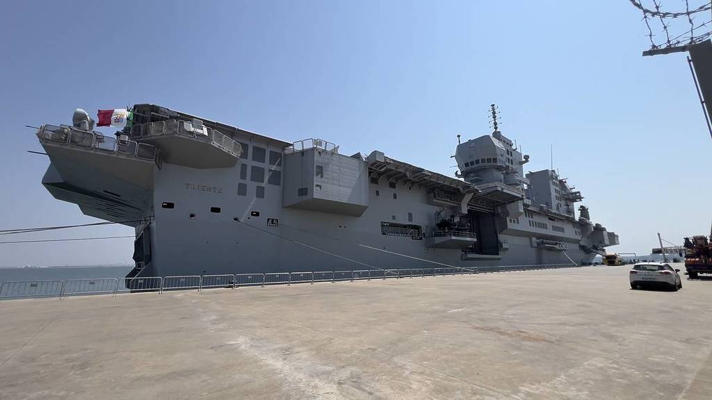 nave da guerra italiana trieste
