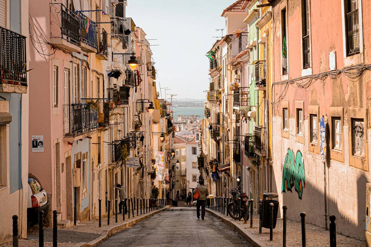 Discover Lisbon's Secret Language: The Unique Expressions Only Locals Understand