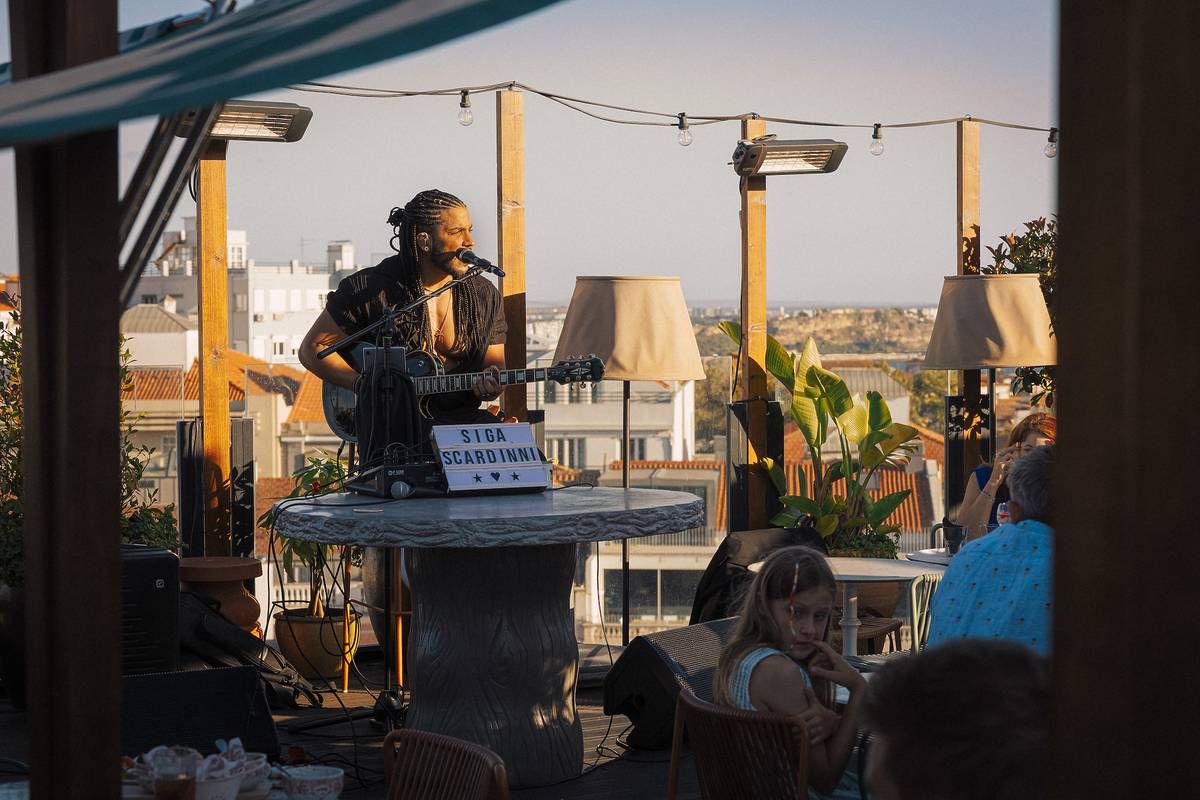 música ao vivo nos sunsets no rooftop do mama shelter