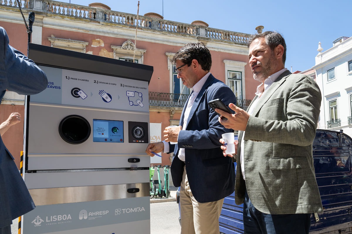 copos recicláveis, estações de retorno de copos reutilizáveis