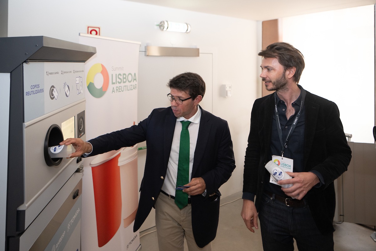 copos recicláveis, estações de retorno de copos reutilizáveis