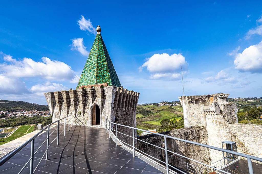 O Castelo de Porto de Mós é um dos mais impressionantes para visitar em Portugal
