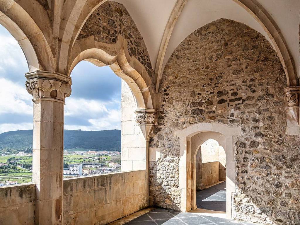 O Castelo de Porto de Mós é um dos mais impressionantes para visitar em Portugal