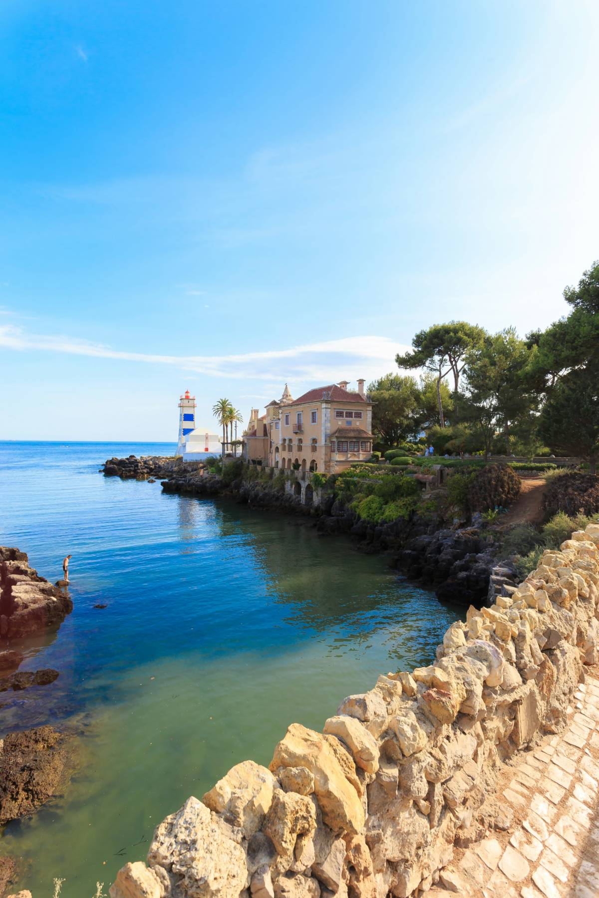 vista para o canal do Farol de Santa Marta a partir da Ponte de Santa Marta