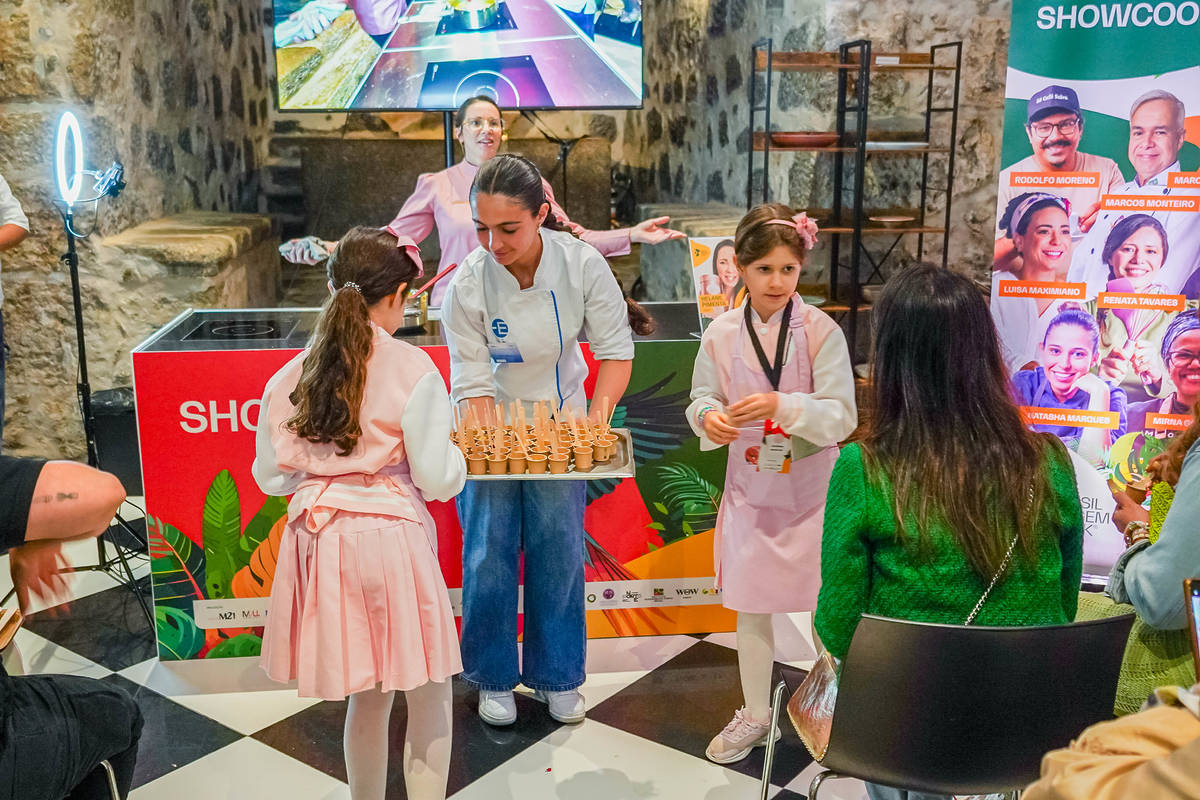 Another showcooking scene