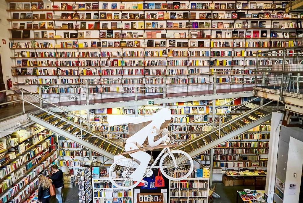 Ler Devagar bookstore