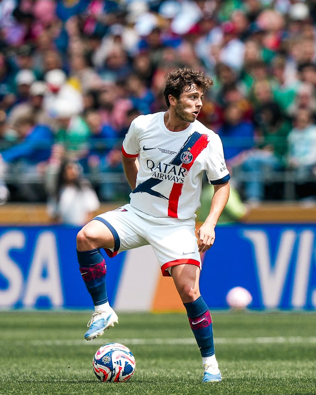 João Neves, jogador do PSG