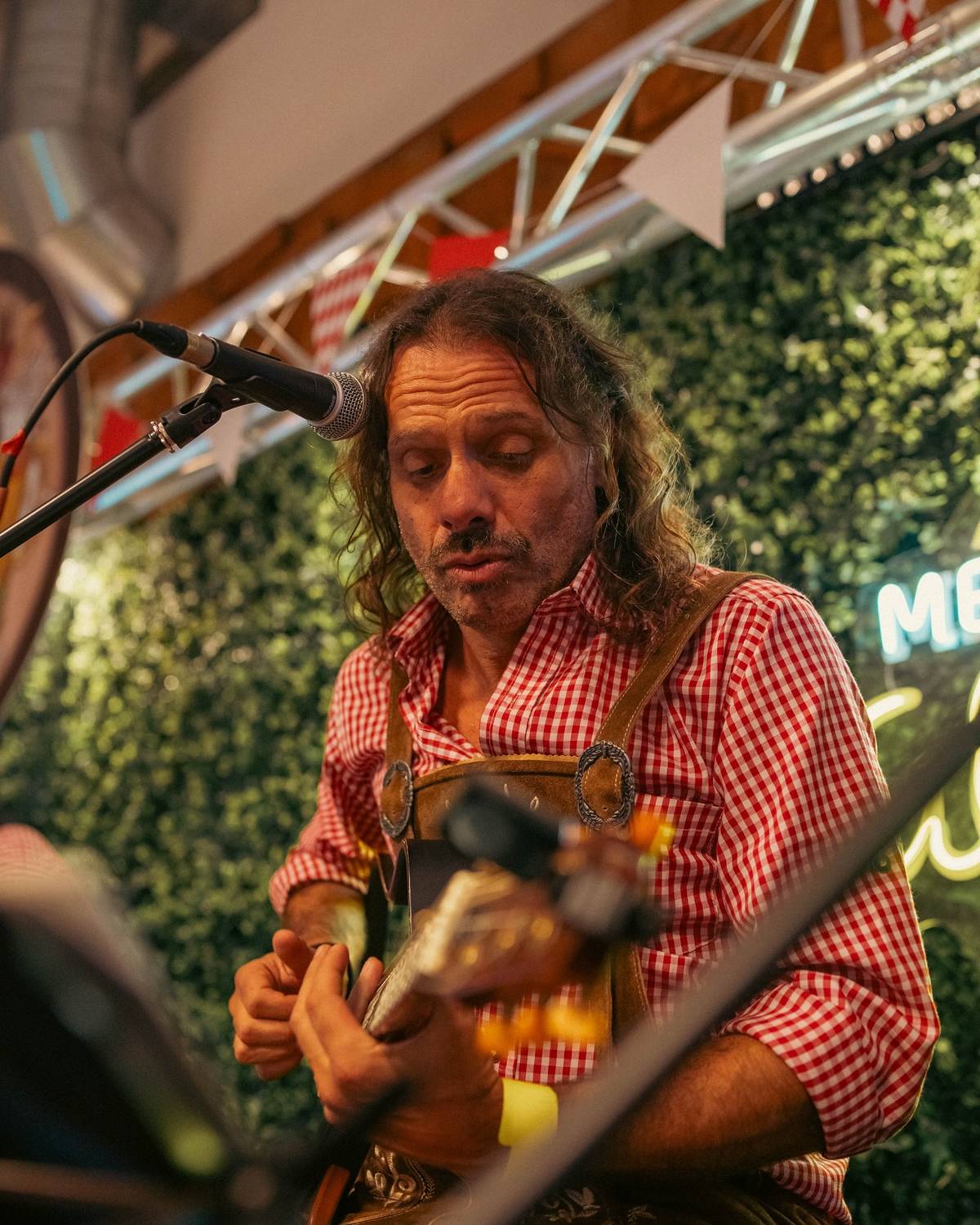 música no beerfest no mercado de algés