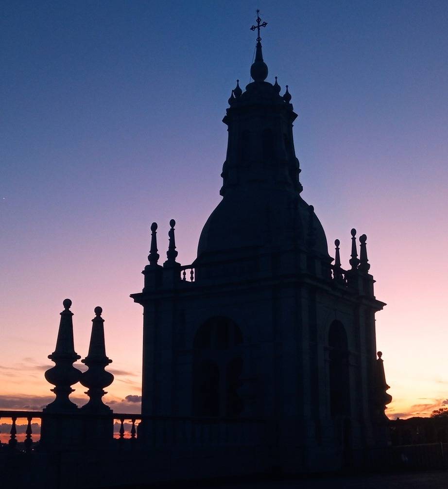 terraço do mosteiro de são vicente de fora à noite e ao pôr do sol