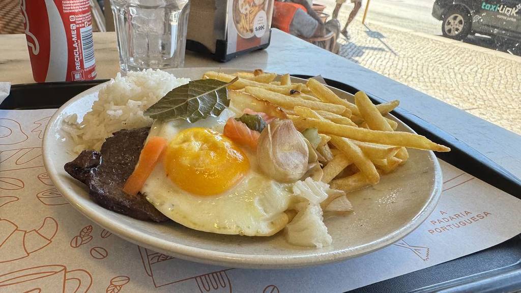 bitoque à portuguesa alla A Padaria Portuguesa