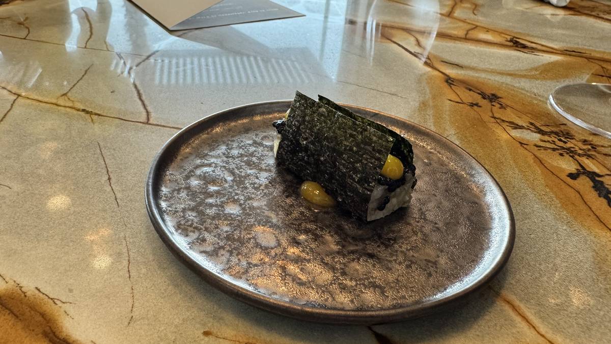 Cabeça de Xara (ou terrine) com Gamba do Algarve no restaurante intemporal de Miguel Laffan