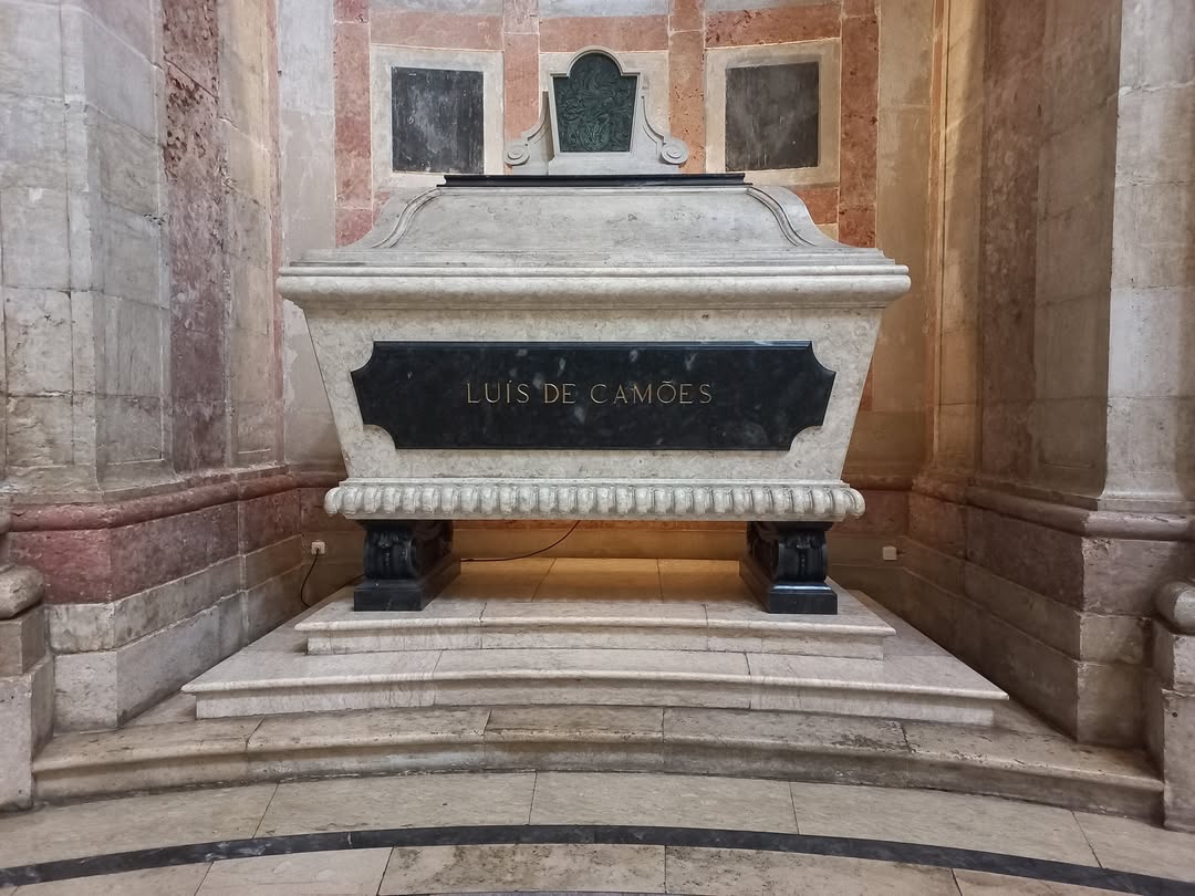 cenotáfio de Luís de Camões no Panteão Nacional