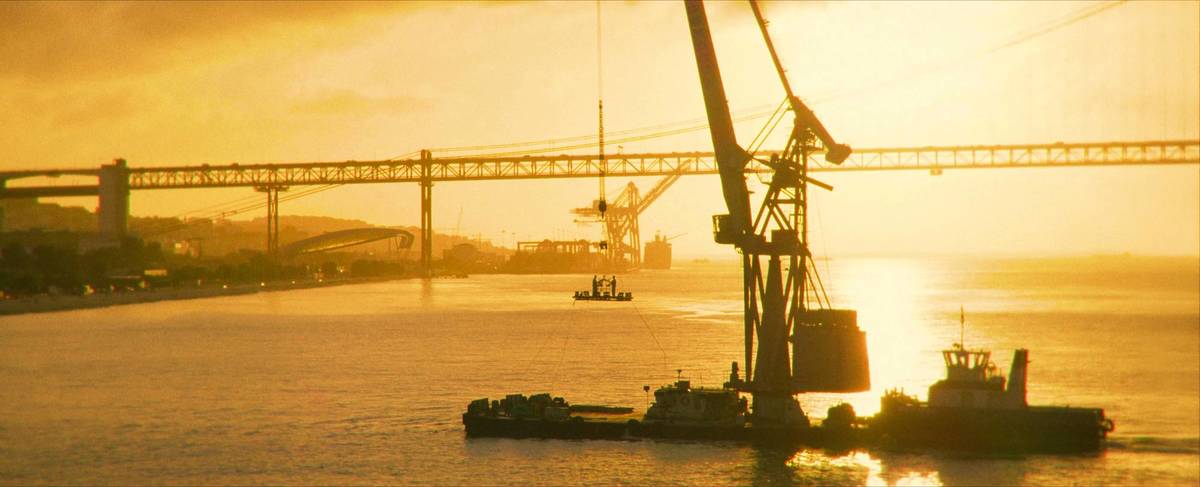 MXGPU gravam vídeo numa plataforma por cima do rio tejo