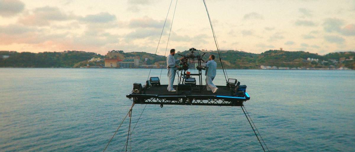 MXGPU gravam vídeo numa plataforma por cima do rio tejo