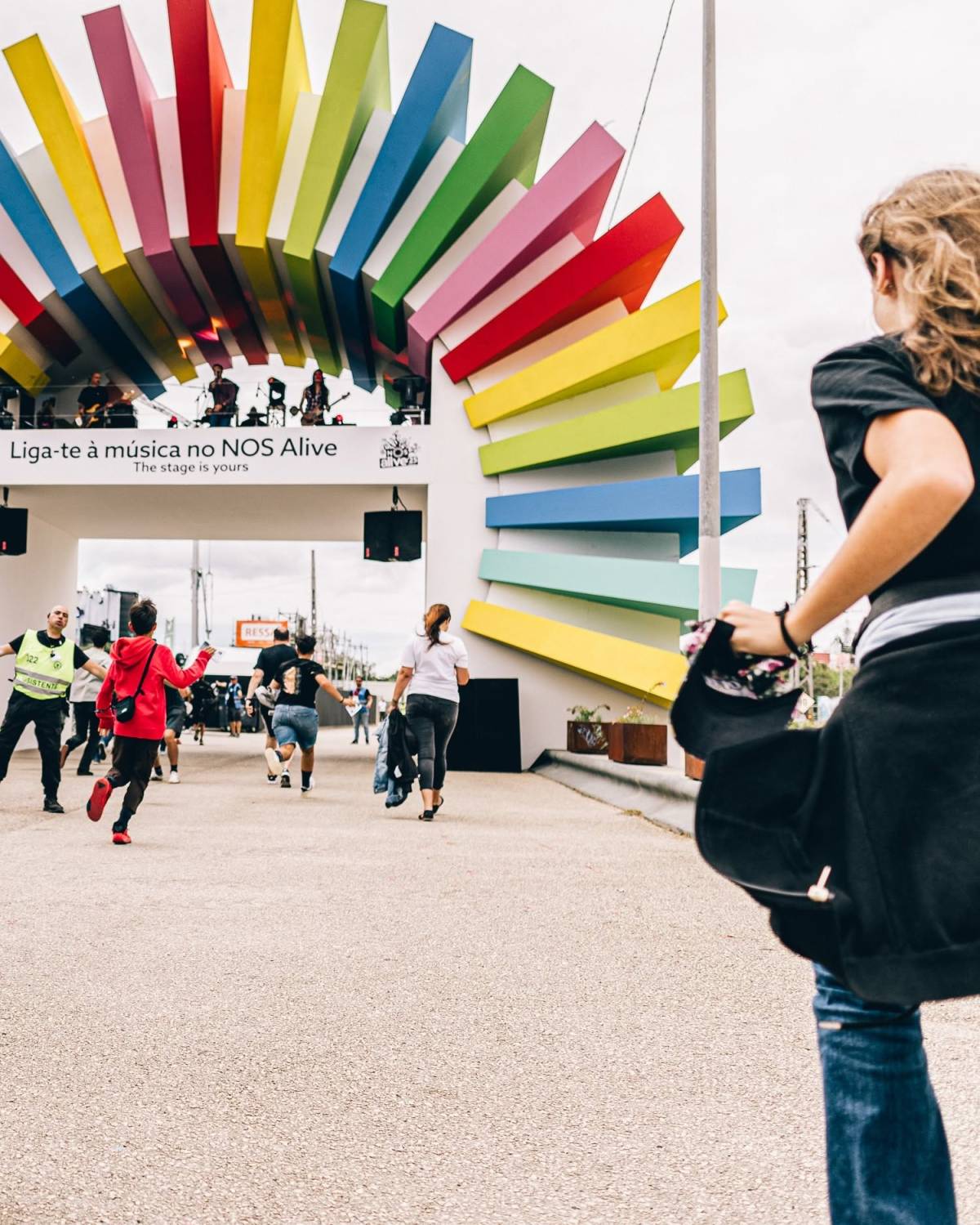 palco pórtico do nos alive