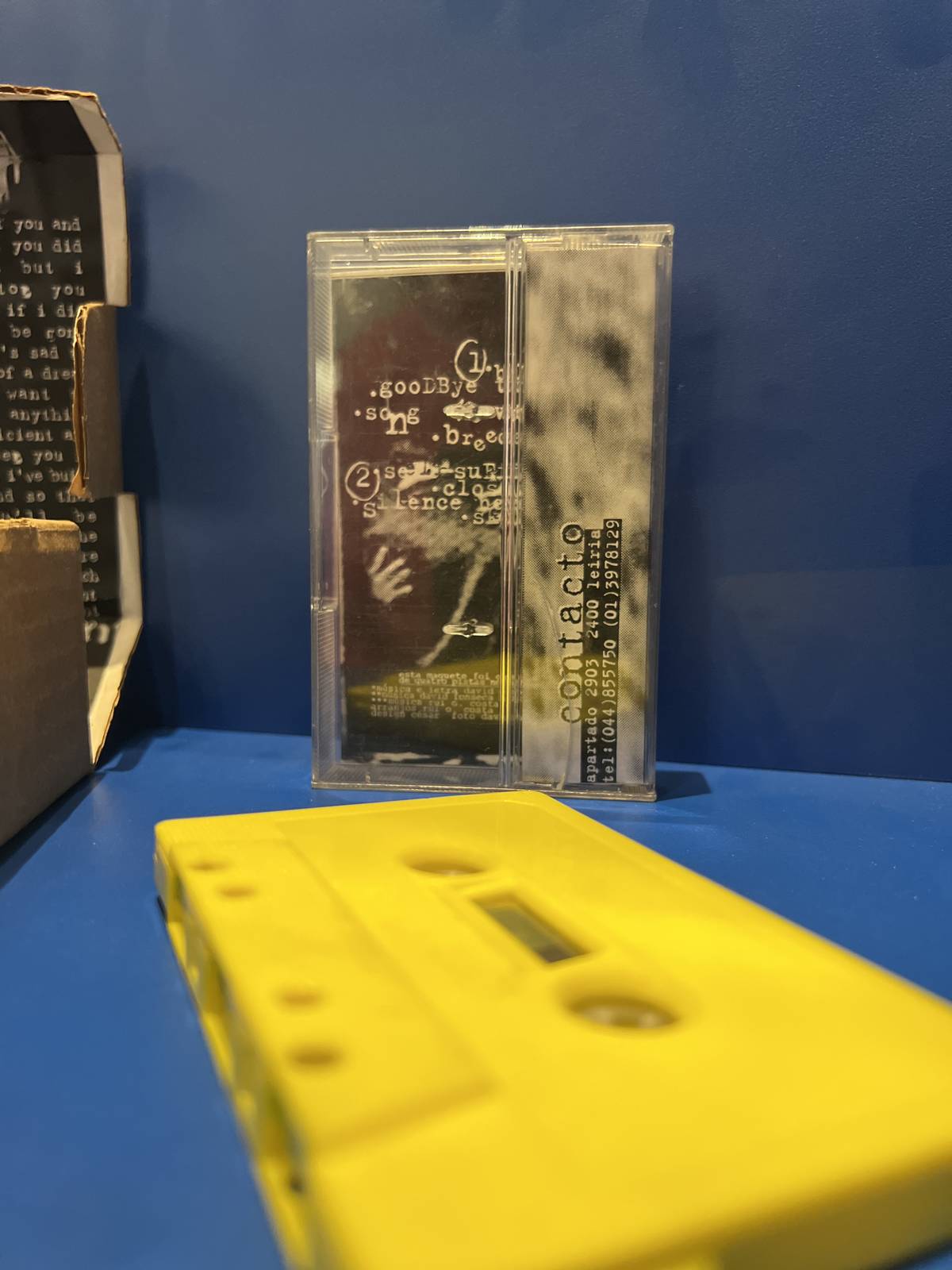 cassete-maquete amarela na pop-up store silence 4 no lx factory