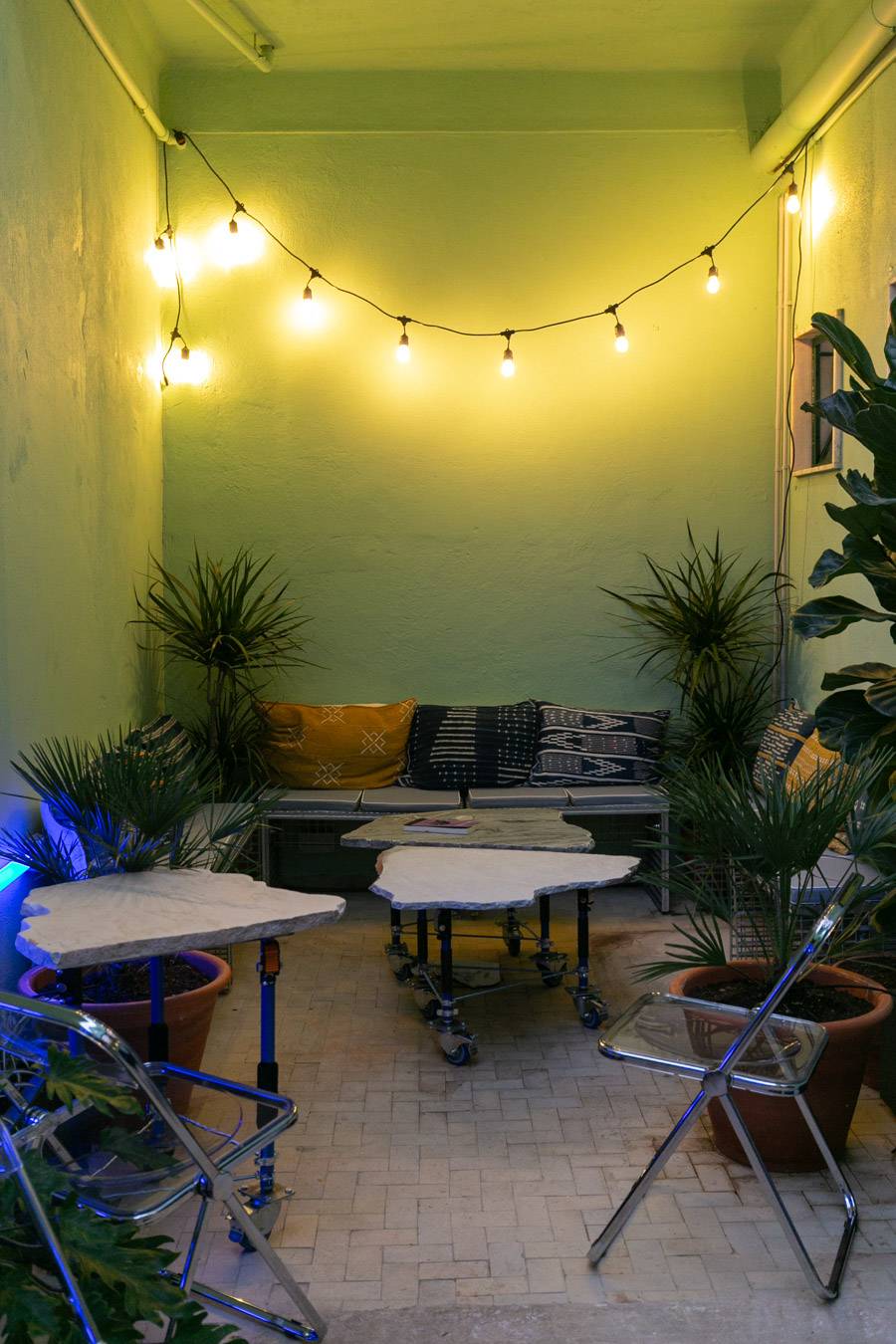 zona de leitura na livraria gondwana