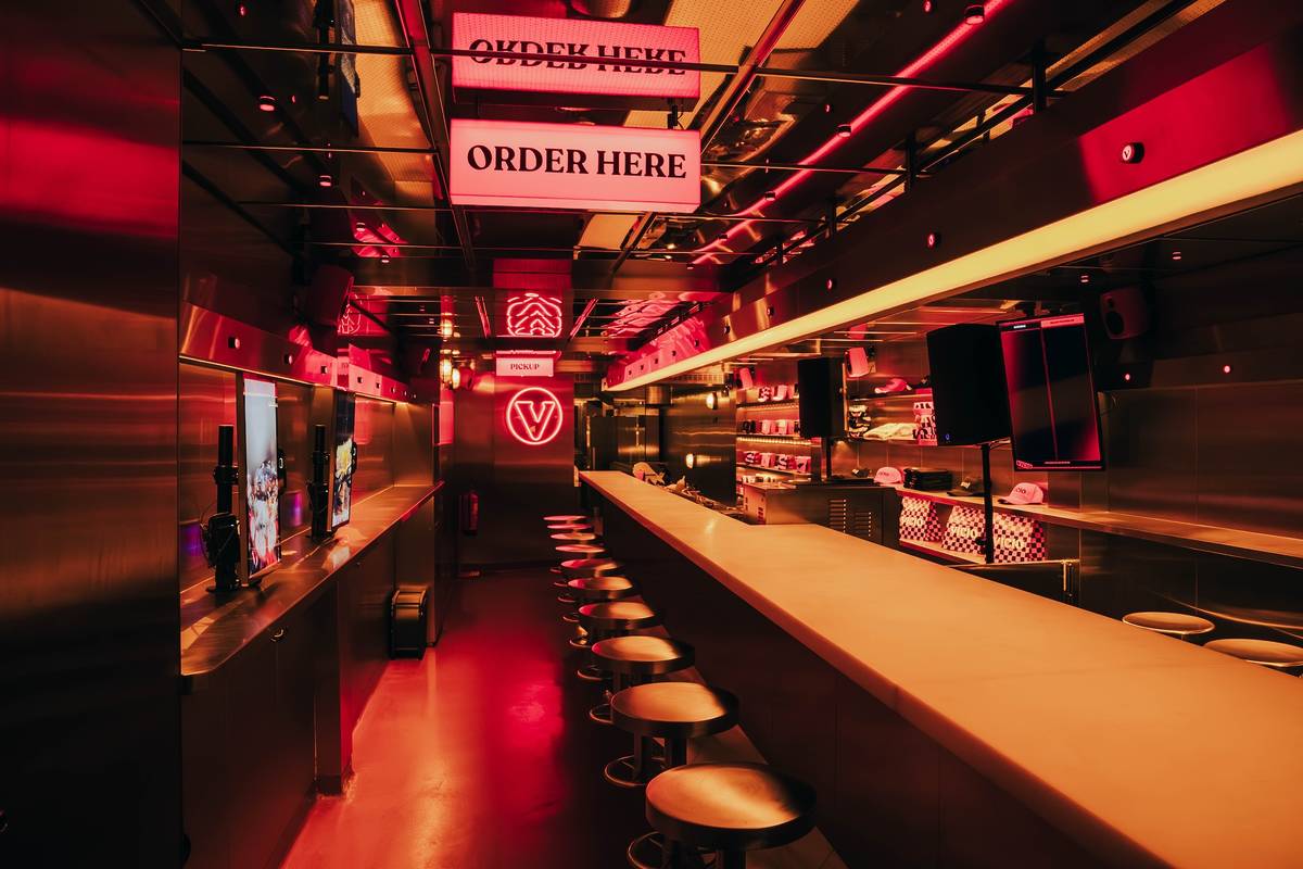 espaço interior e balcão do restaurante VICIO em lisboa