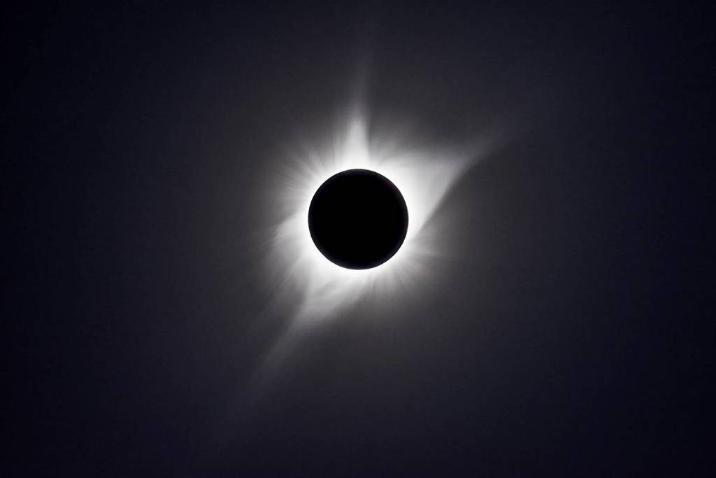 Eclipse solar total : um fenómeno raro em Portugal