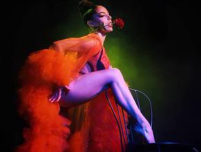 Já estreou o show acrobático mais romântico e sedutor na cidade… e vai cá estar por pouco tempo!