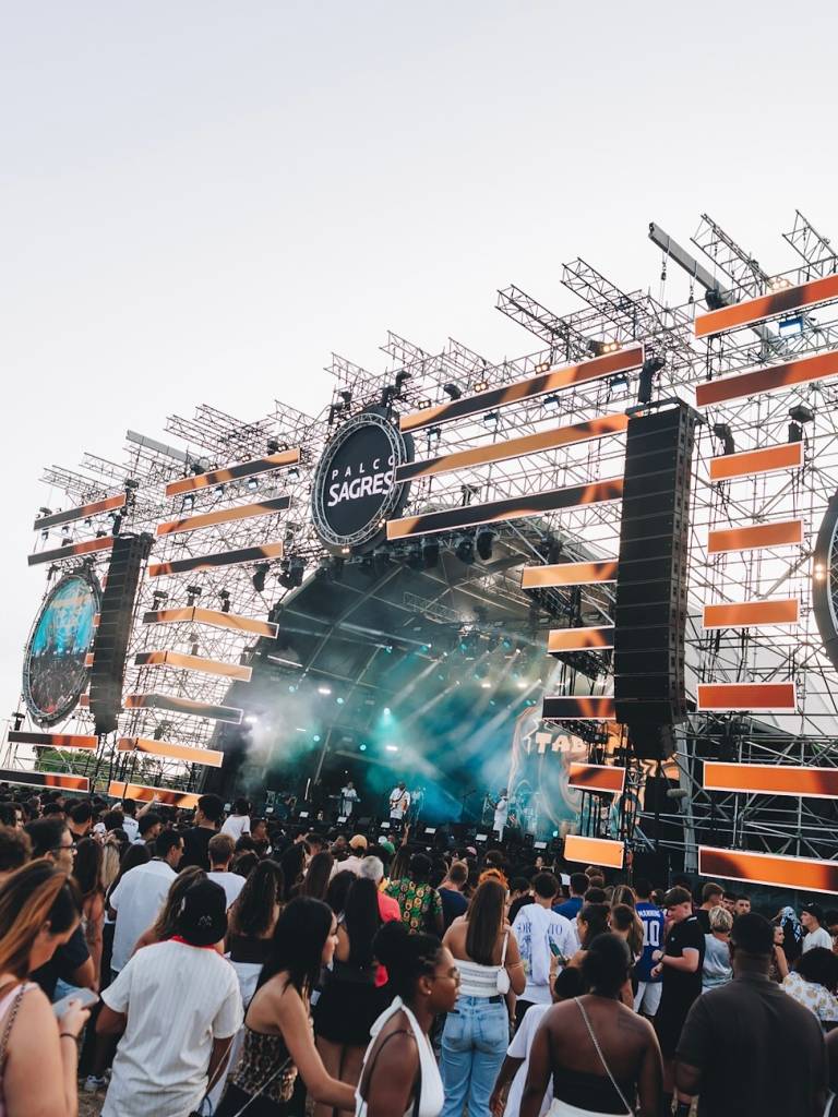 festival stage: the sun of caparica 