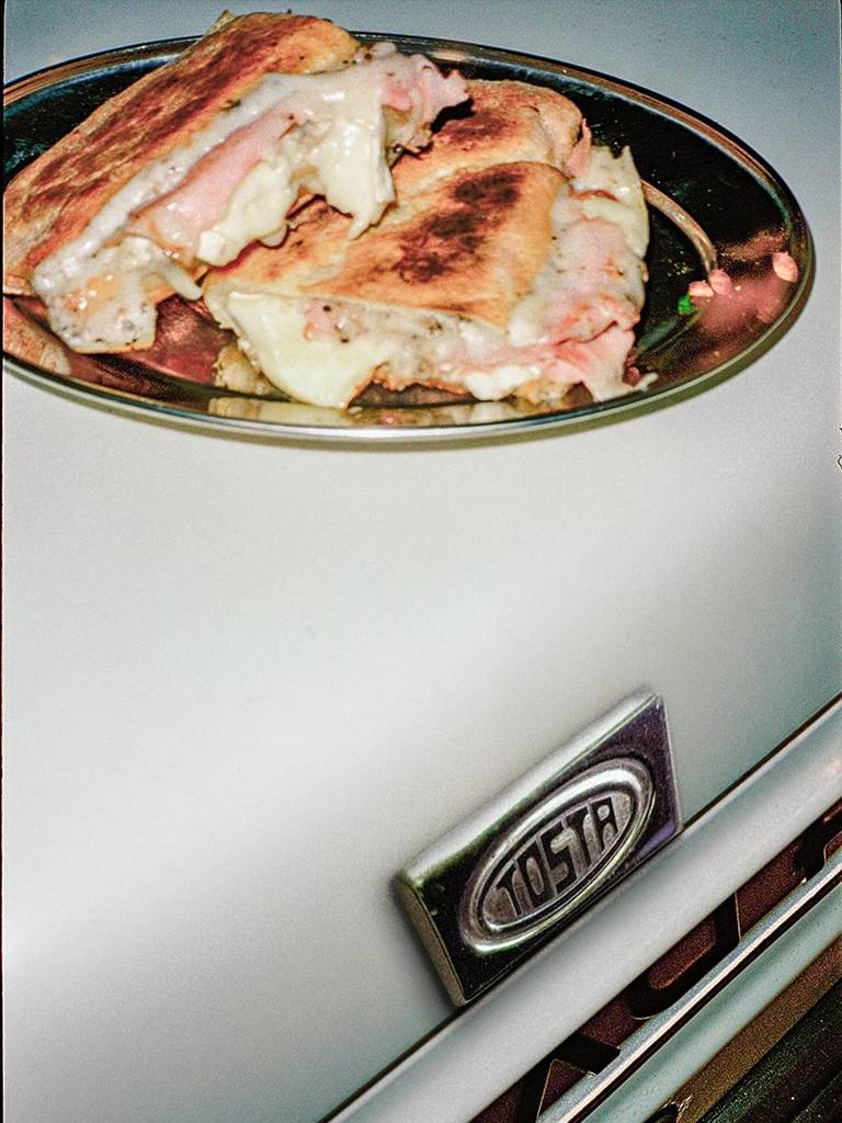 sándwiches en Lisboa, tosta en el tosta bar 