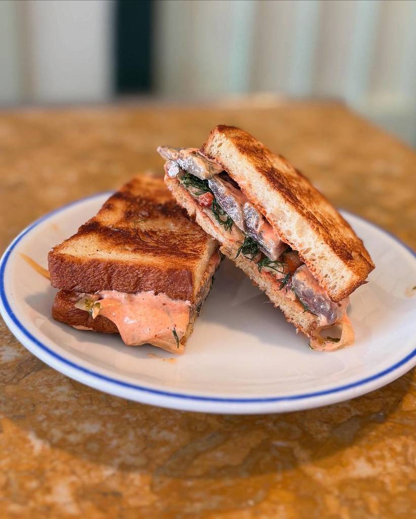 SÁNDWICHES DE SARDINAS CURADAS en bibs 