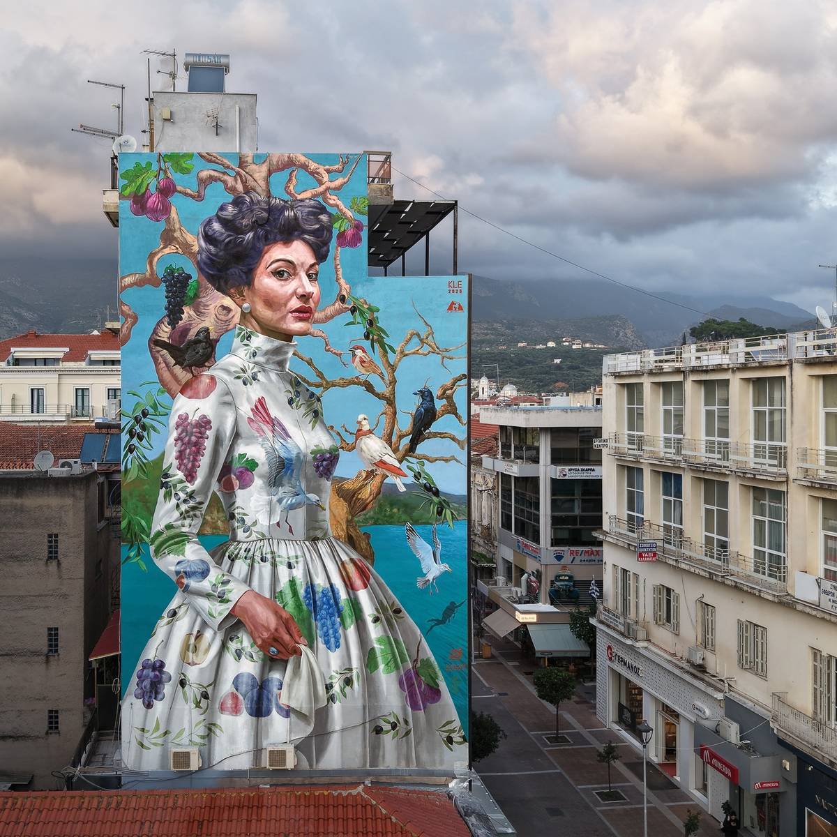 mural de kle omenis, vencedor do melhor mural de 2025 pela Street Art Cities