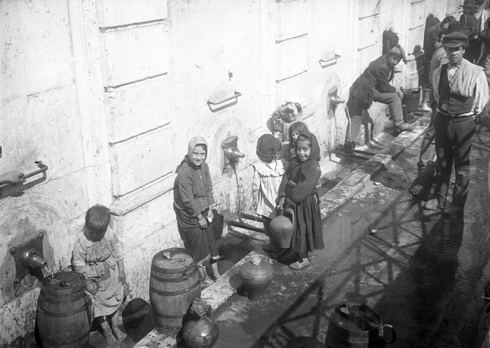 fotografia storica della fontana del re ad algama, lisbona