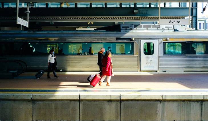 Se viajas de comboio, presta atenção: estas são as linhas principais que estão suspensas